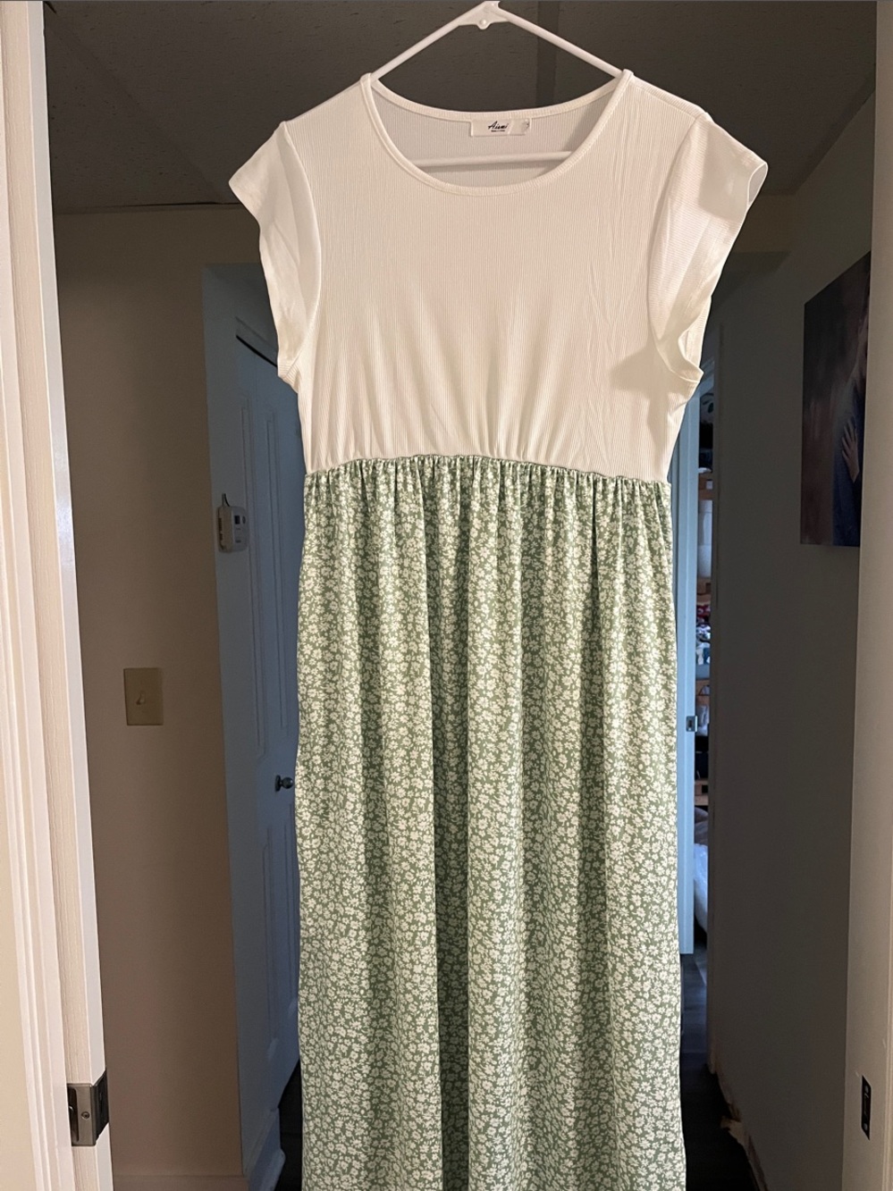 Casual White & Light Green Floral Maxi Dress